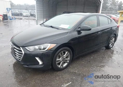 2017 Hyundai Elantra Value Edition z USA, uszkodzony, nr VIN 5NPD84LF6HH129554